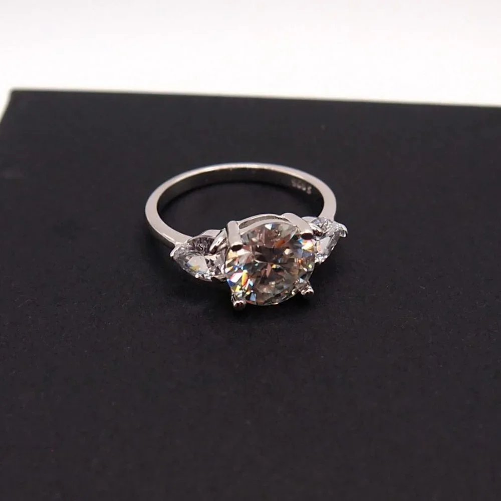 Awesome 3 Stone GRA Certified 2.80ctw Diamond Ring. Side Stones Cut As Heart's